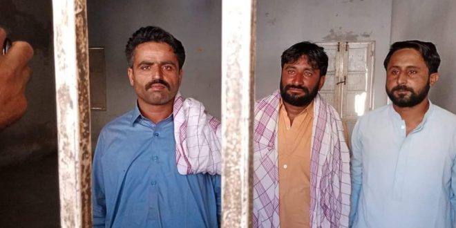 ميهڙ ۾ عدالت ۾ 3 ڄڻا قتل، جوبدارن پاڻ کي پوليس جي حوالي ڪري ڇڏيو.